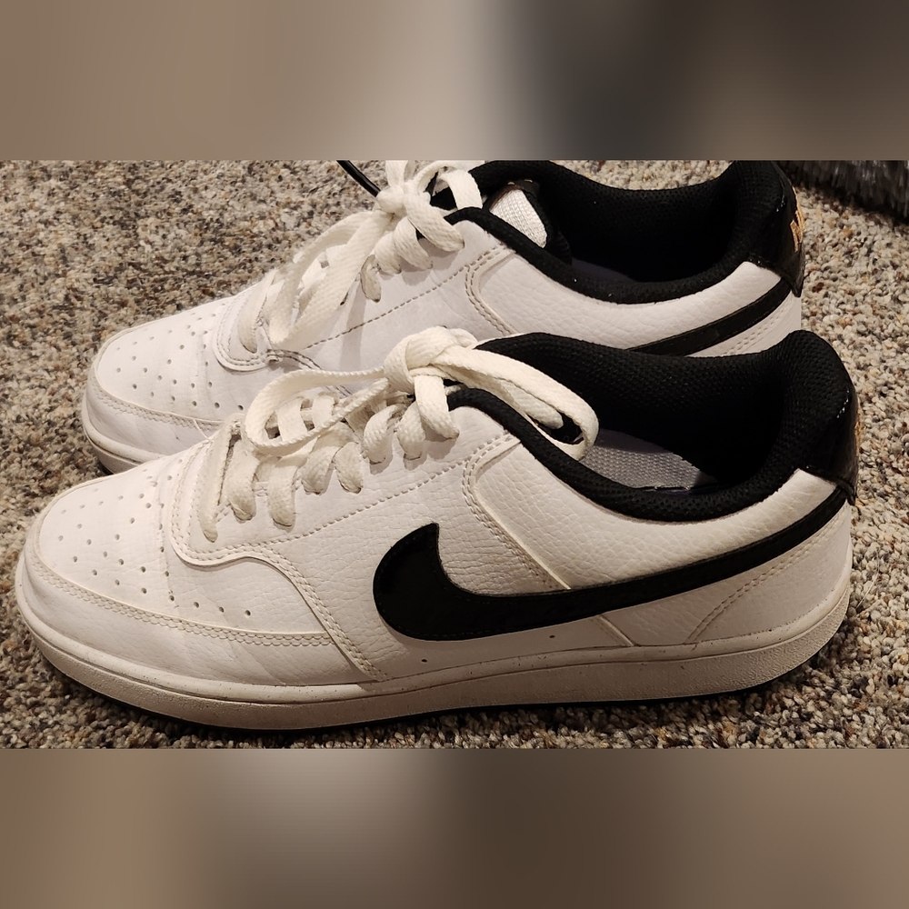 Nike Men's White and Black Sneakers